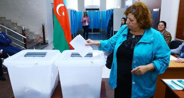 Azerbaycan anayasa değişikliği için sandık başında