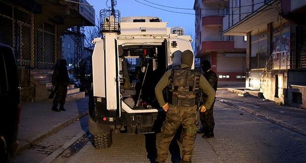 Siirt’te polis aracına roketatarlı saldırı