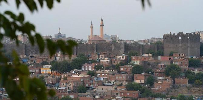 Diyarbakır Valiliği: Toplanma çağrıları kanunsuz