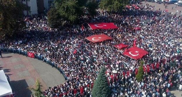 Şehit uzman onbaşıyı 15 bin kişi uğurladı