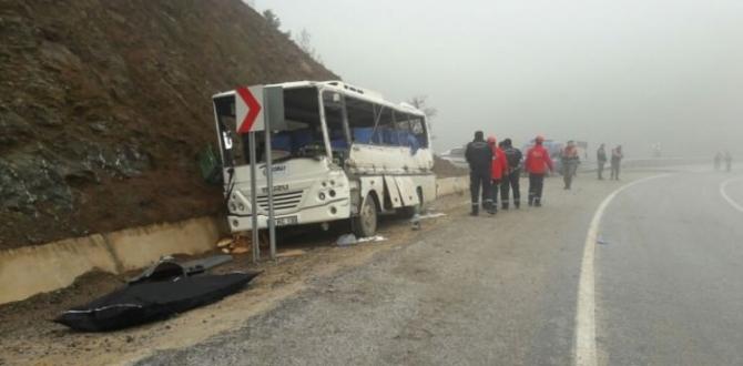 İşçi servisi kamyonla çarpıştı: 2 ölü, 18 yaralı!