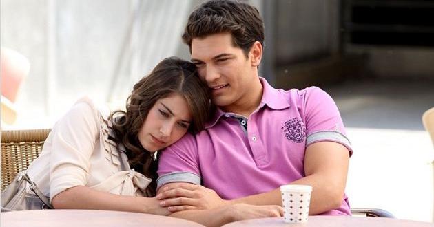 Çağatay Ulusoy’dan eski partneri Hazal Kaya’ya jest!