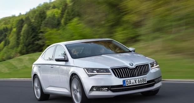 Skoda, online mecralarda Mercedes’i solladı!